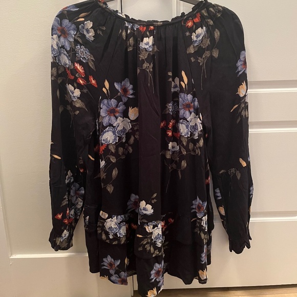AEO American Eagle Black Floral Blouse EUC - Picture 4 of 4